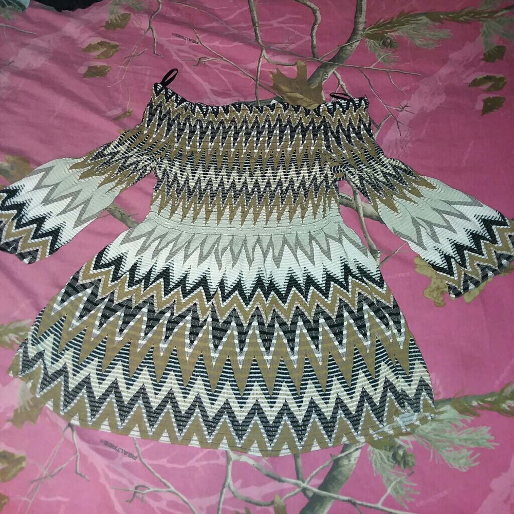 Off the shoulders shirt